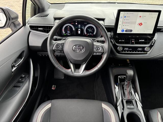 Toyota COROLLA Touring Sports Hybrid 200 GR Sport / Applecarpplay/AndroidAuto / Camera / Sportstoelen / Stoel en stuurverwarming /