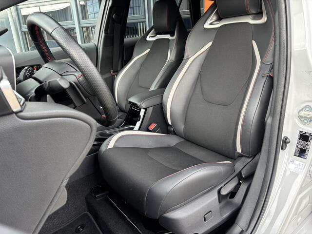 Toyota COROLLA Touring Sports Hybrid 200 GR Sport / Applecarpplay/AndroidAuto / Camera / Sportstoelen / Stoel en stuurverwarming /