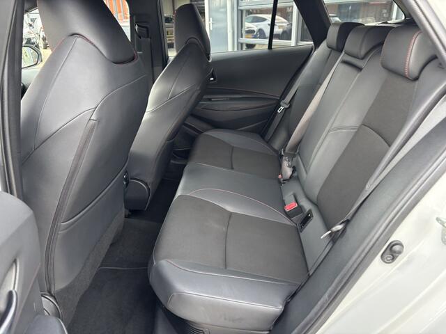 Toyota COROLLA Touring Sports Hybrid 200 GR Sport / Applecarpplay/AndroidAuto / Camera / Sportstoelen / Stoel en stuurverwarming /
