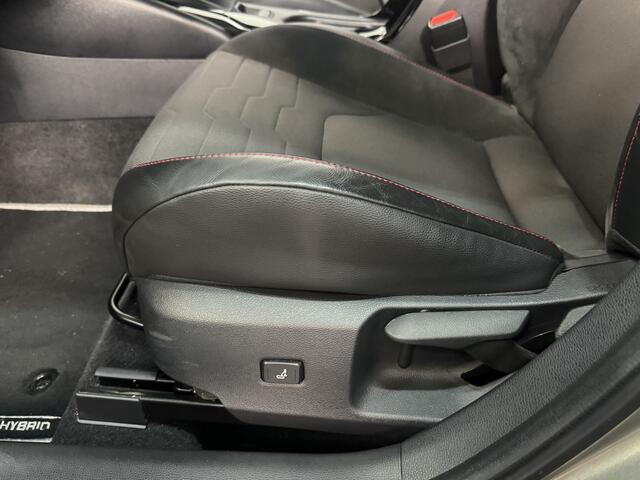 Toyota COROLLA Touring Sports 1.8 Hybrid Executive Limited | Blind Spot Monitor | Sportstoelen voor | Elektrische achterklep |