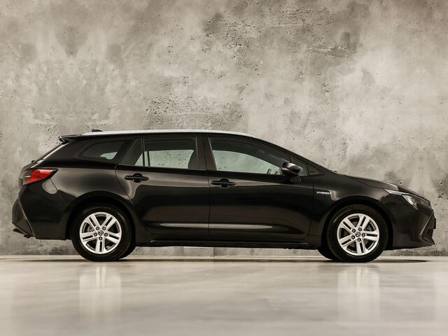 Toyota COROLLA 1.8 Hybrid Sport Automaat (APPLE CARPLAY, 1e EIGENAAR, CAMERA, ADAPTIVE CRUISE, SPORTSTOELEN, LED KOPLAMPEN, LANE ASSIST, NIEUWSTAAT)