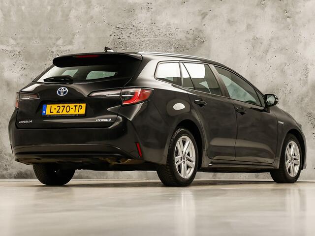 Toyota COROLLA 1.8 Hybrid Sport Automaat (APPLE CARPLAY, 1e EIGENAAR, CAMERA, ADAPTIVE CRUISE, SPORTSTOELEN, LED KOPLAMPEN, LANE ASSIST, NIEUWSTAAT)