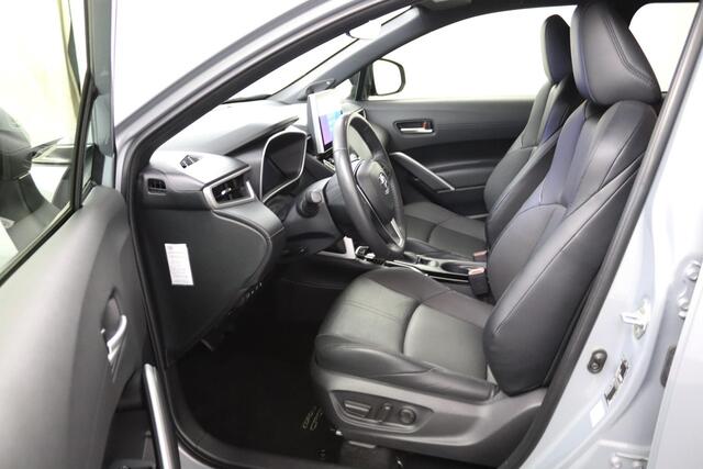 Toyota COROLLA Cross Hybrid 200 Executive | Trekhaak | 360 Camera | Stoel en Stuurverwarming | Lederen Bekleding | JBL Audio | Navigatie |