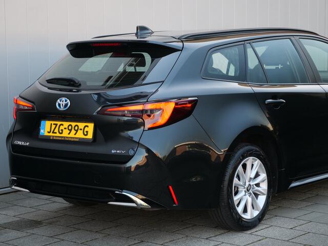 Toyota COROLLA Touring Sports 1.8 Hybrid 140pk CVT Active Apple Carplay / Camera / Winterpakket / Adaptive Cruise