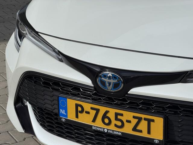 Toyota COROLLA Touring Sports 1.8 Hybrid | Bi-Tone | Trekhaak | HUD | Dealer Onderhouden |
