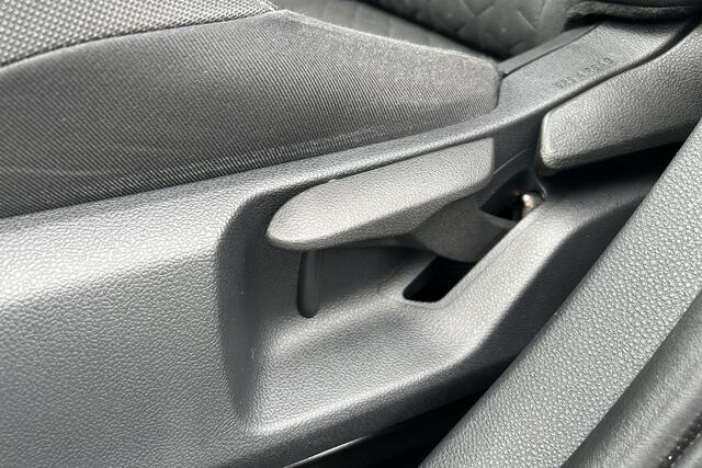 Toyota COROLLA 1.8 Hybrid Dynamic, 1e eigenaar, Trekhaak, All seasonbanden, Unieke kilometerstand!