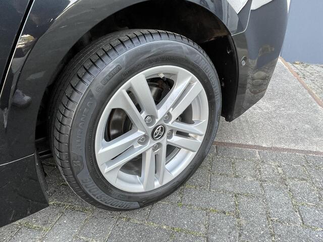 Toyota COROLLA Touring Sports 1.8 Hybrid Style , lederen bekleding, Parkeersensoren, smart entry, – foto 2