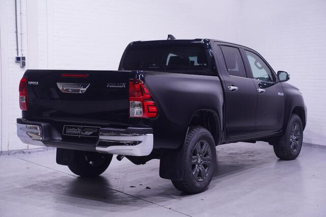 Toyota HI-LUX Hilux 2.4 D4-D 150 pk 4x4 Automaat Grijs Kenteken BPM Vrij, Camera, Apple Carplay, 17" LMV, Cruise control, 2-Zits