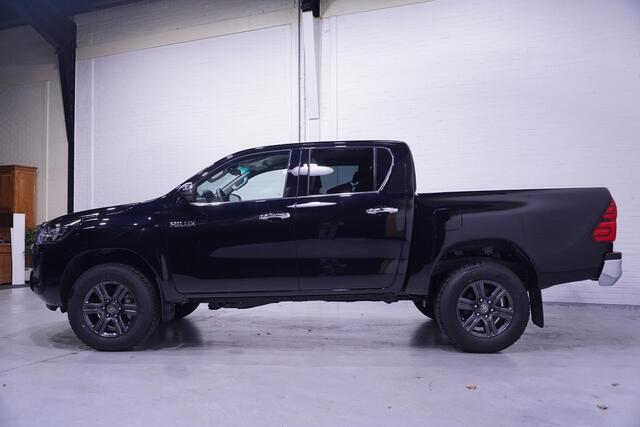 Toyota HI-LUX Hilux 2.4 D4-D 150 pk 4x4 Automaat Grijs Kenteken BPM Vrij, Camera, Apple Carplay, 17" LMV, Cruise control, 2-Zits