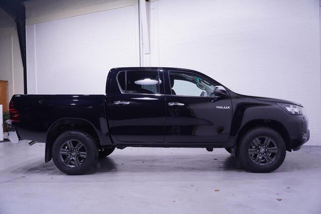 Toyota HI-LUX Hilux 2.4 D4-D 150 pk 4x4 Automaat Grijs Kenteken BPM Vrij, Camera, Apple Carplay, 17" LMV, Cruise control, 2-Zits