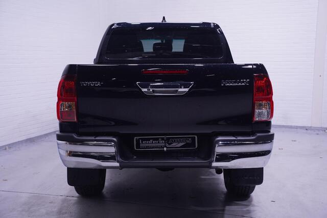 Toyota HI-LUX Hilux 2.4 D4-D 150 pk 4x4 Automaat Grijs Kenteken BPM Vrij, Camera, Apple Carplay, 17" LMV, Cruise control, 2-Zits