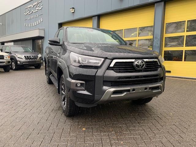 Toyota HI-LUX HiLux 2.8 D-4D Xtra Cab Invincible