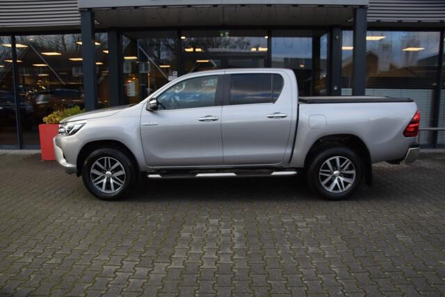 Toyota HI-LUX 2.4 D-4D DUBBEL CABIN EXECUTIVE BE TREKKER A/T 5 SITZ 4WD VAN