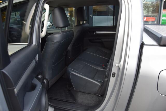 Toyota HI-LUX 2.4 D-4D DUBBEL CABIN EXECUTIVE BE TREKKER A/T 5 SITZ 4WD VAN