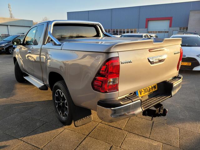 Toyota HI-LUX HiLux 2.4 D-4D-F Xtra Cab Professional 4WD | Leder | Cruise | Dealer onderhouden