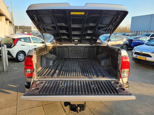 Toyota HI-LUX HiLux 2.4 D-4D-F Xtra Cab Professional 4WD | Leder | Cruise | Dealer onderhouden