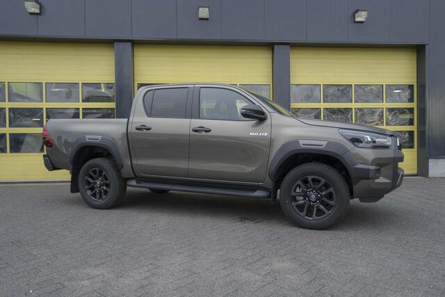 Toyota HI-LUX HiLux 2.8 D-4D Double Cab Hybrid Invincible
