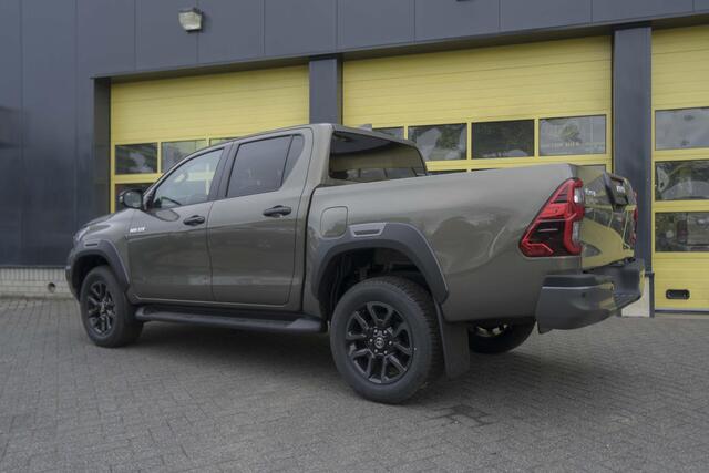 Toyota HI-LUX HiLux 2.8 D-4D Double Cab Hybrid Invincible