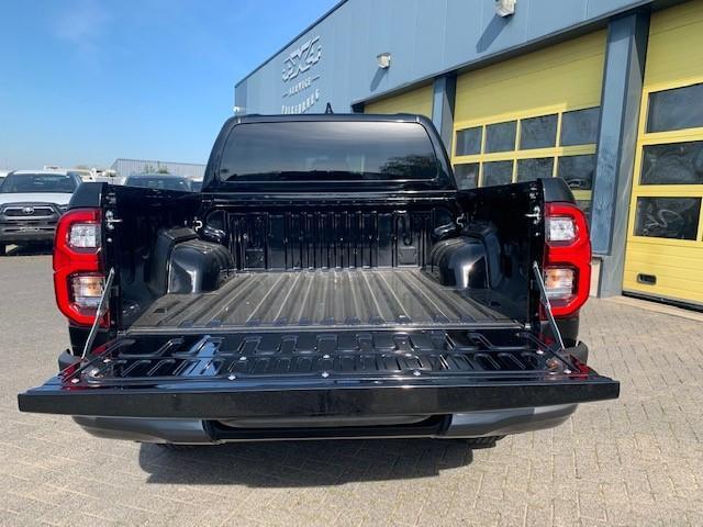 Toyota HI-LUX HiLux 2.8 D-4D Double Cab Hybrid Invincible