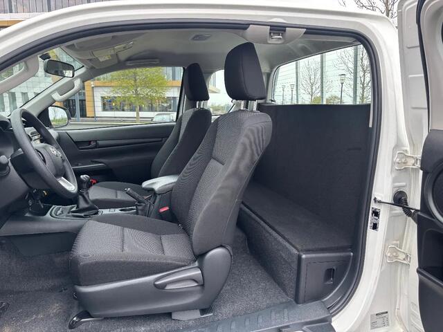 Toyota HI-LUX Hilux 2.4 D-4D Comfort 4x4 1.5Cab NIEUW 3500KG Trekgewicht BPM VRIJ