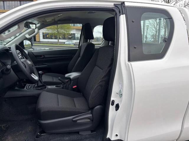 Toyota HI-LUX Hilux 2.4 D-4D Comfort 4x4 1.5Cab NIEUW 3500KG Trekgewicht BPM VRIJ