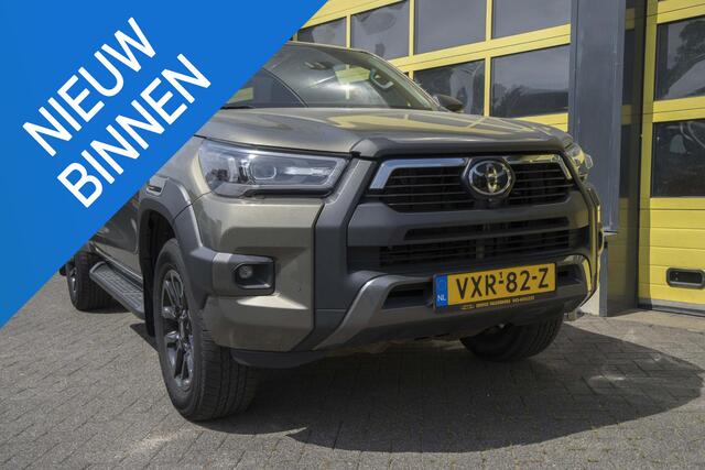 Toyota HI-LUX HiLux 2.8 D-4D Xtra Cab Invincible
