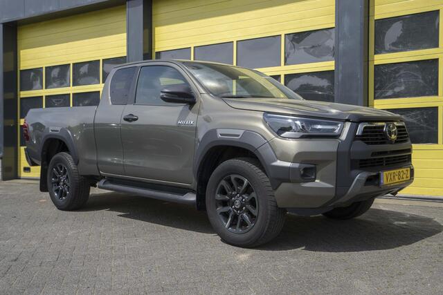 Toyota HI-LUX HiLux 2.8 D-4D Xtra Cab Invincible