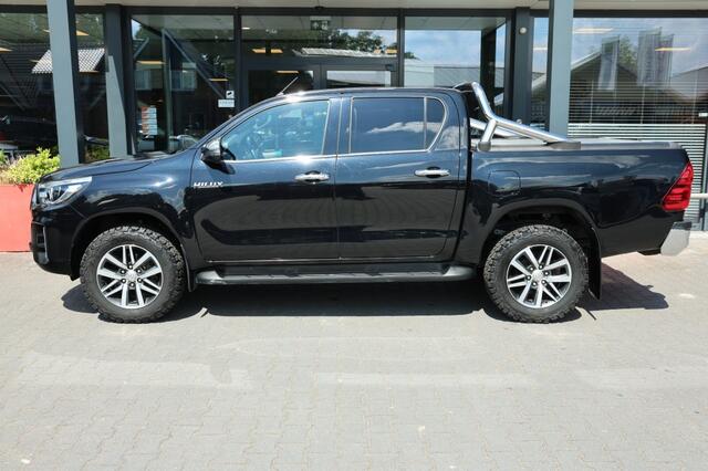 Toyota HI-LUX 2.4 D-4D DUBBEL CABIN EXECUTIVE BE TREKKER A/T 5 SITZ 4WD VAN