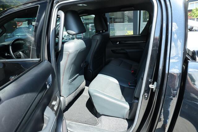 Toyota HI-LUX 2.4 D-4D DUBBEL CABIN EXECUTIVE BE TREKKER A/T 5 SITZ 4WD VAN