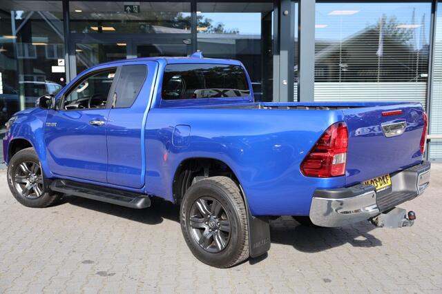 Toyota HI-LUX 2.4 D-4D X-TRA CAB PROFESSIONAL 4WD VAN