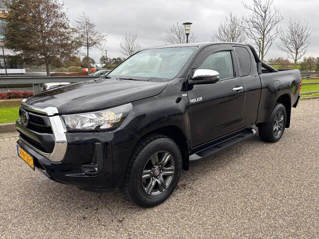 Toyota HI-LUX Hilux 2.4 D4-D Xtra Cab 4x4 Automaat Airco Cruisecontrol Trekhaak 29000KM