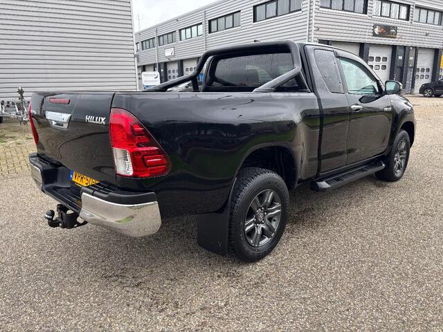 Toyota HI-LUX Hilux 2.4 D4-D Xtra Cab 4x4 Automaat Airco Cruisecontrol Trekhaak 29000KM