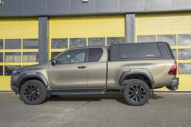 Toyota HI-LUX HiLux 2.8 D-4D Xtra Cab Invincible