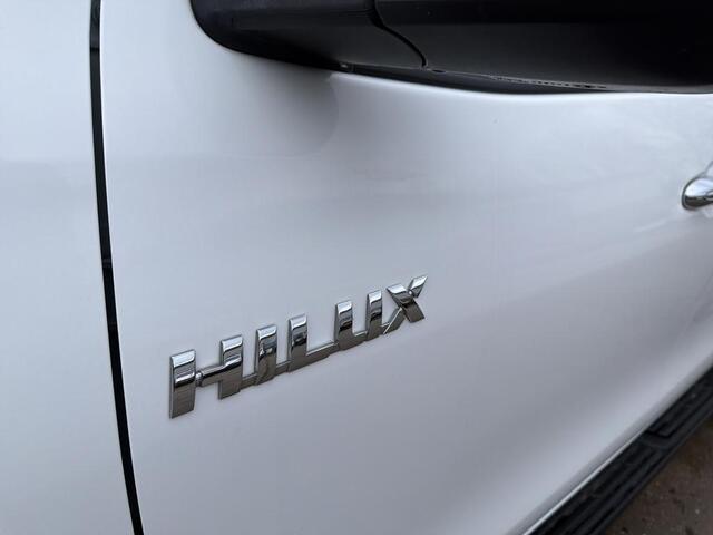 Toyota HI-LUX HiLux 2.4 D-4D-F Double Cab Professional | BE trekker | 5persoons | GRIJSKENTEKEN| Rollcover| Geheel rijklaar incl. Garantie