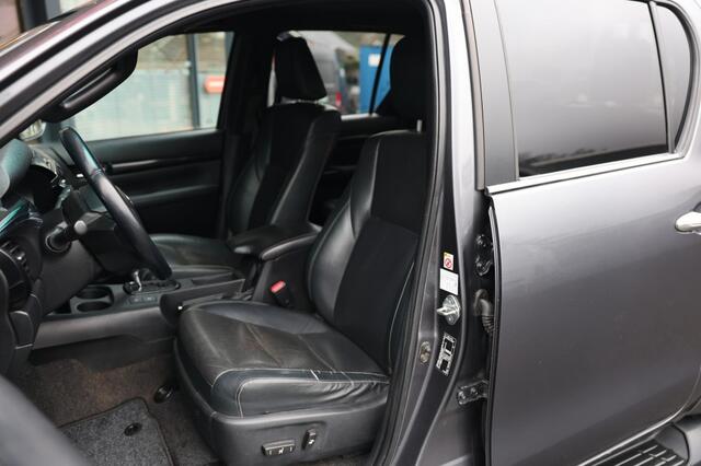 Toyota HI-LUX 2.4 D-4D DUBBEL CABINE LIMITED B/E TREKKER A/T 5 SITZ 4WD VAN