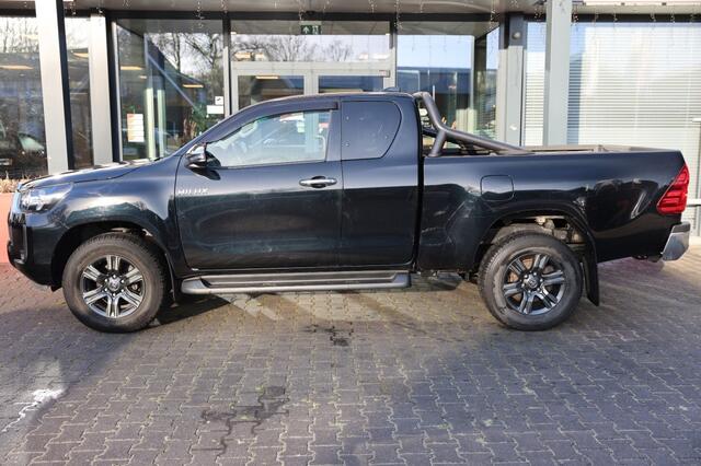 Toyota HI-LUX 2.4 D-4D X-TRA CAB PROFESSIONAL A/T 4WD VAN