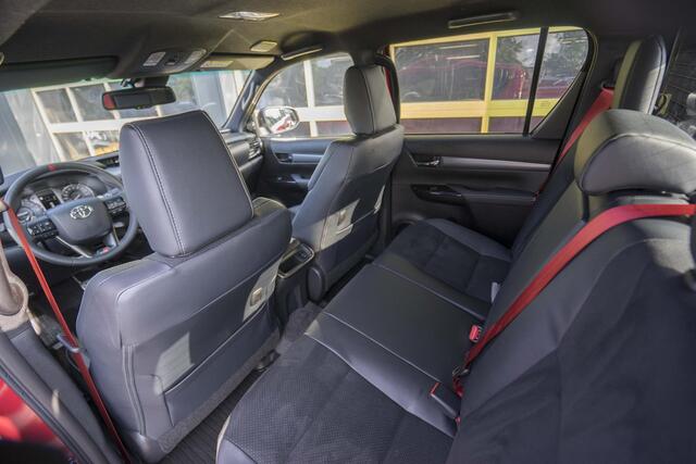 Toyota HI-LUX HiLux 2.8 D-4D Double Cab GR Sport