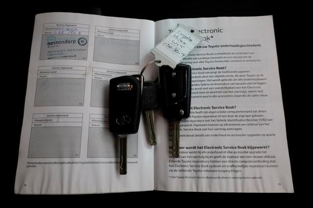 Toyota HI-LUX HiLux 2.4 D-4D-F 150pk E6 4WD 4x4 Double Cab Automaat 2/5-Persoons 04-2021