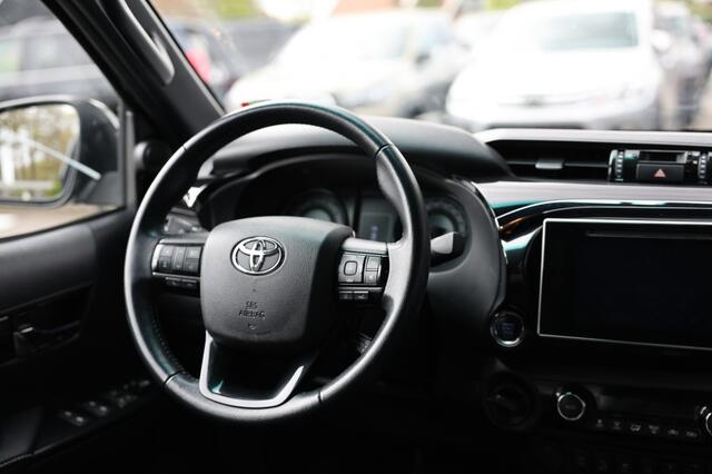 Toyota HI-LUX 2.4 D-4D DUBBEL CABINE BE TREKKER LIMITED A/T VAN 5 ZITS VAN