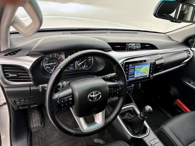 Toyota HI-LUX HiLux 2.8 D-4D Double Cab Professional 204pk Led Navigatie Camera 4x4 Stoelverwarming Lane assist