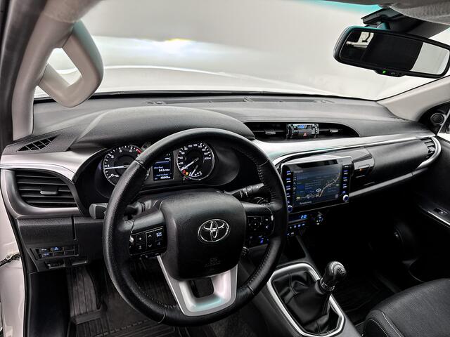 Toyota HI-LUX HiLux 2.8 D-4D Double Cab Professional 204pk Led Navigatie Camera 4x4 Stoelverwarming Lane assist