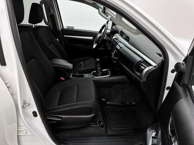 Toyota HI-LUX HiLux 2.8 D-4D Double Cab Professional 4x4 Navigatie Bpm-vrij Led Cruise control Camera
