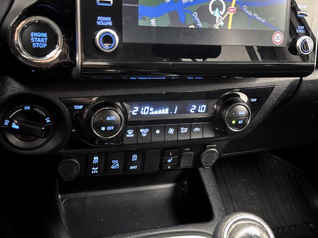 Toyota HI-LUX HiLux 2.8 D-4D Double Cab Professional 4x4 Navigatie Bpm-vrij Led Cruise control Camera