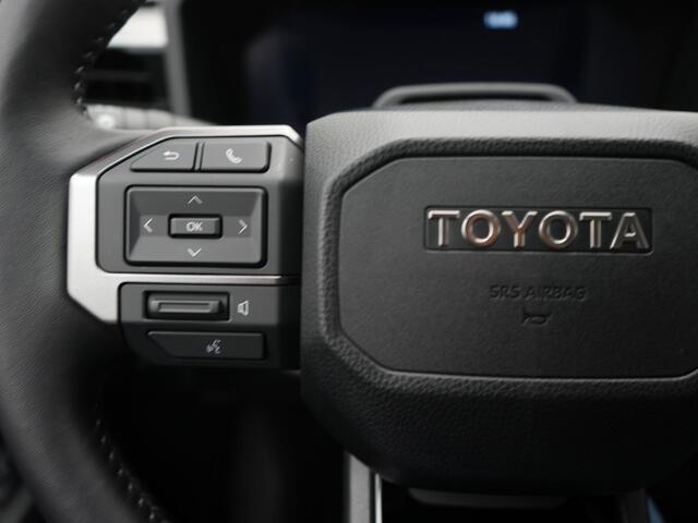 Toyota HI-LUX TOYOTA HILUX Professional Dubbele Cabine n.n.b. Auto is niet direct beschikbaar. Incl. bedliner kunstof