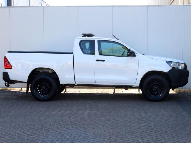 Toyota HI-LUX HiLux 2.4 D-4D 4x4 Xtra Cab Cool Comfort | Airco | Cruise | Trekhaak