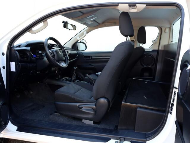 Toyota HI-LUX HiLux 2.4 D-4D 4x4 Xtra Cab Cool Comfort | Airco | Cruise | Trekhaak