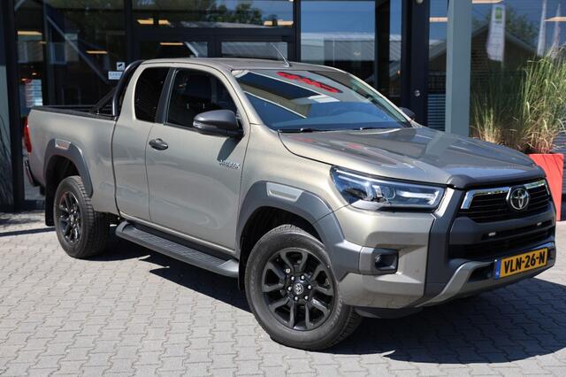 Toyota HI-LUX 2.8 D-4D X-TRA CAB INVINCIBLE A/T 4WD VAN