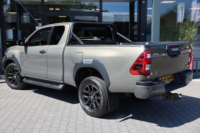 Toyota HI-LUX 2.8 D-4D X-TRA CAB INVINCIBLE A/T 4WD VAN