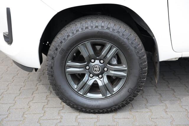 Toyota HI-LUX 2.4 D-4D DUBBEL CABIN PROFESSIONAL 2 ZITS 4WD VAN