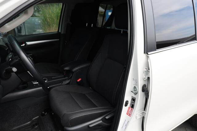 Toyota HI-LUX 2.4 D-4D DUBBEL CABIN PROFESSIONAL 2 ZITS 4WD VAN